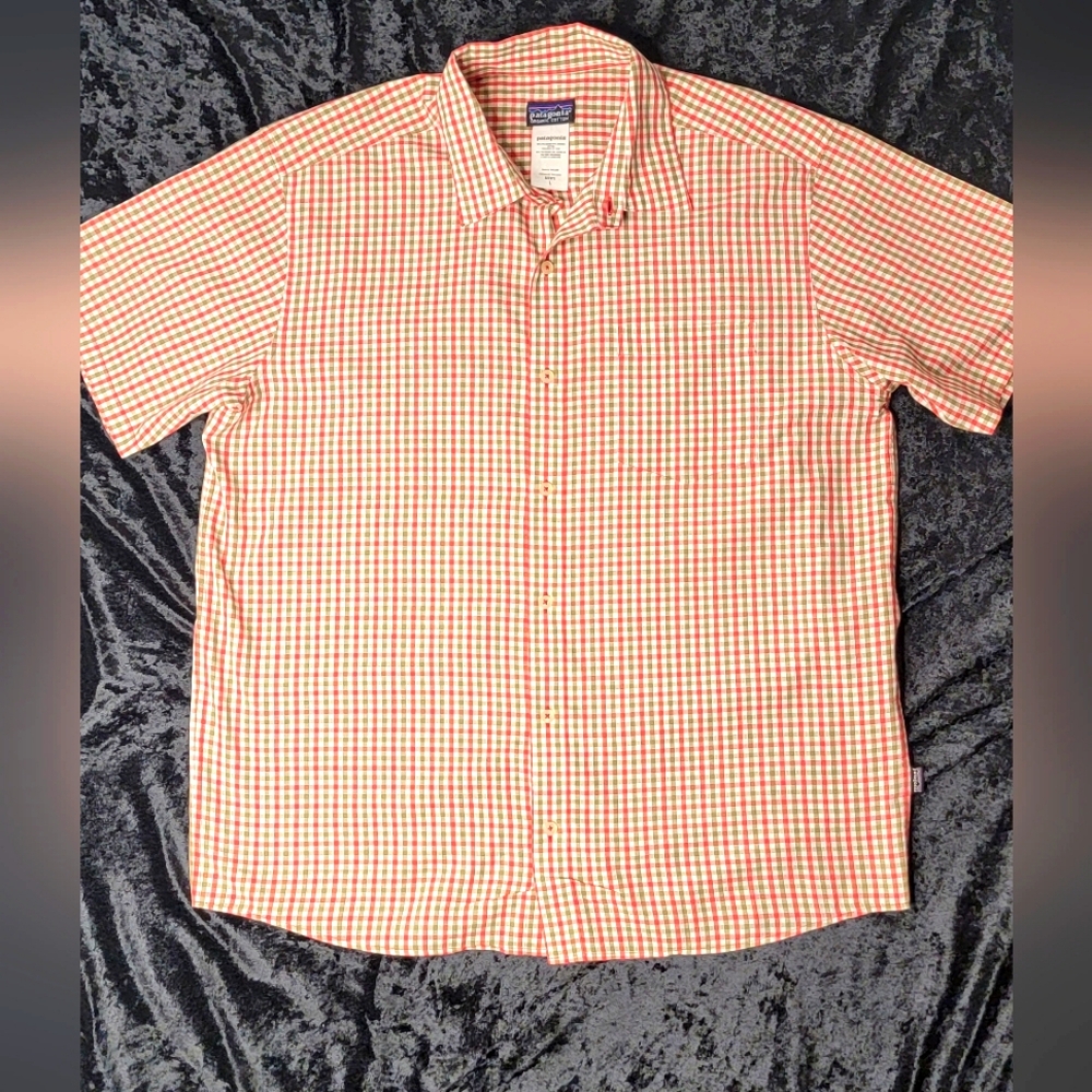 Patagonia Red Organic Cotton  Button Up Short Sleeve Shirt Large #0378‎